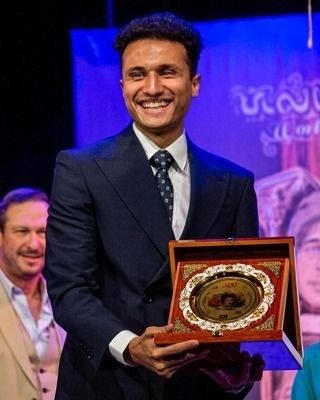 مصطفى عماد