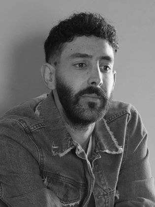 ينال منصور