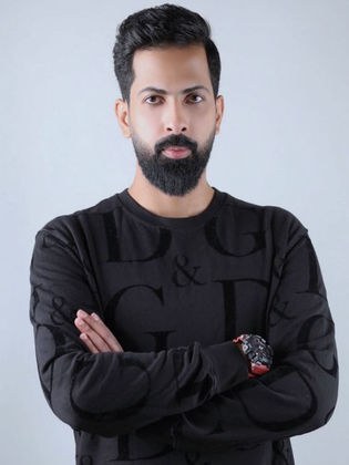 طارق الحارثي