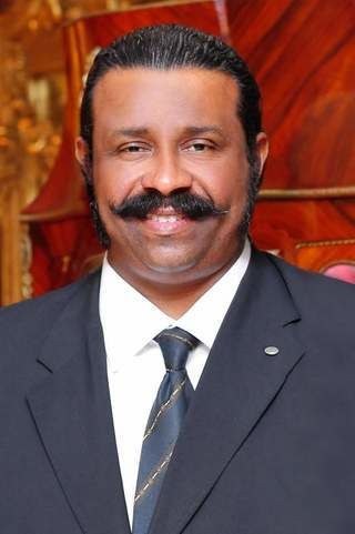 عمر كامل