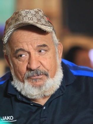 علي داخل