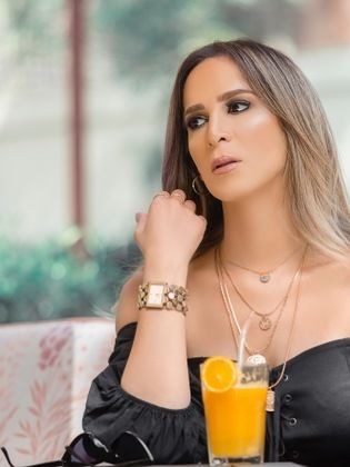 مي عرفة