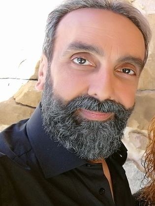 فيصل أسطواني