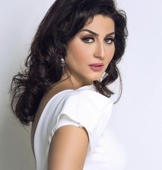 وفاء عامر
