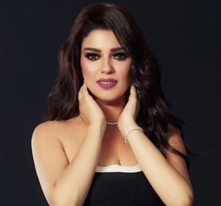 عزة مجاهد
