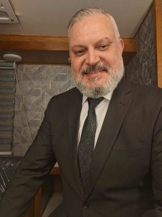 حاتم قورة