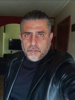 طوني عاد