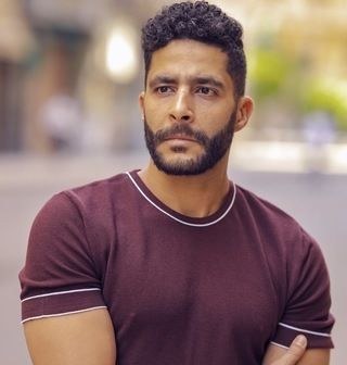 مصطفى منصور