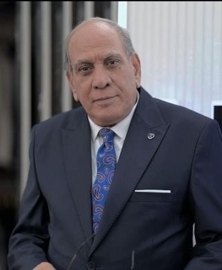 منير مكرم